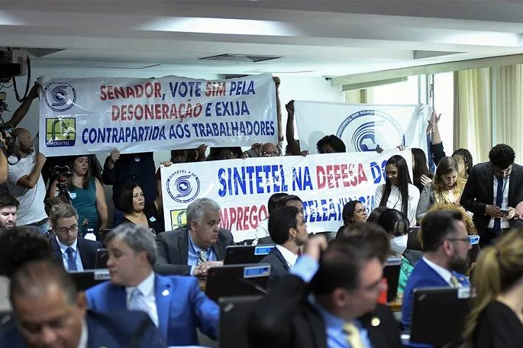 Comissão do Senado pede adiamento da análise de projeto de desoneração da folha de pagamento