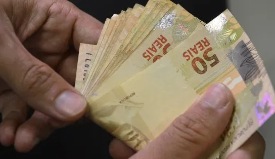 Segunda parcela do 13º deve ser paga até dia 20 de dezembro; veja dicas de como utilizá-lo de forma consciente