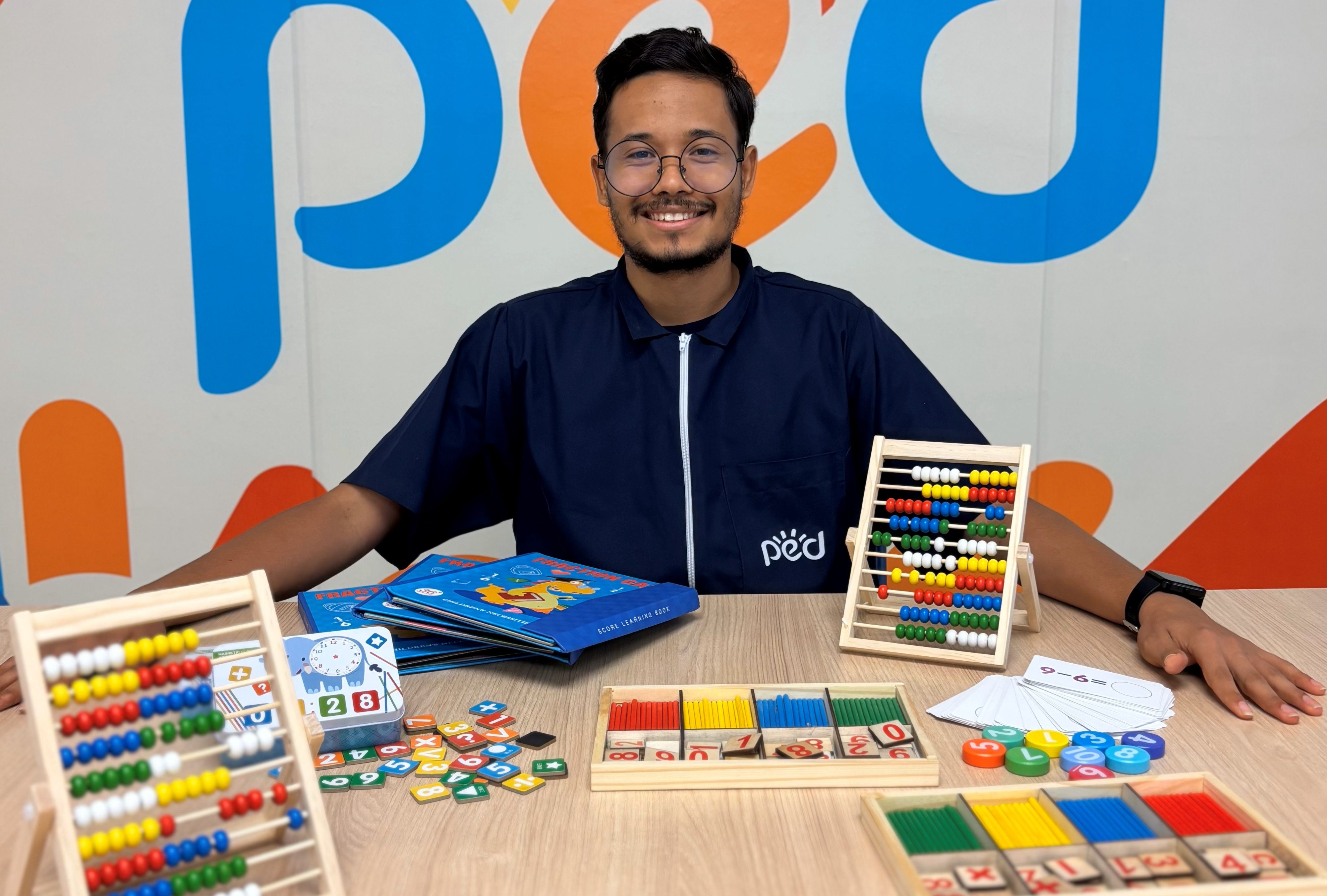 Professor Vitor Rafael Ribeiro, Coordenador De Matemática Do Grupo Ped