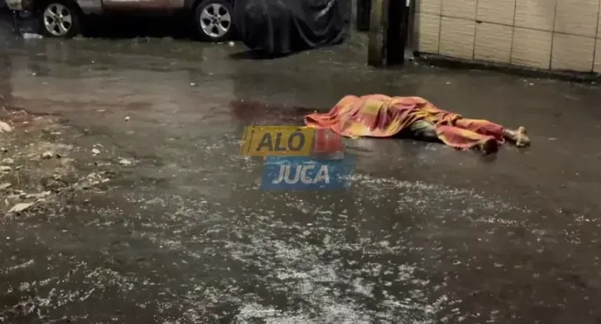 Homem é morto a tiros no meio da rua em Cosme de Farias