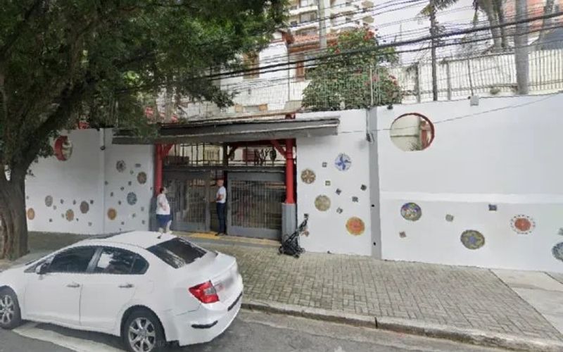 Um grupo de alunos foi suspenso ap&oacute;s criar uma enquete para eleger as meninas mais estupr&aacute;veis da escola/Foto: Google Street View