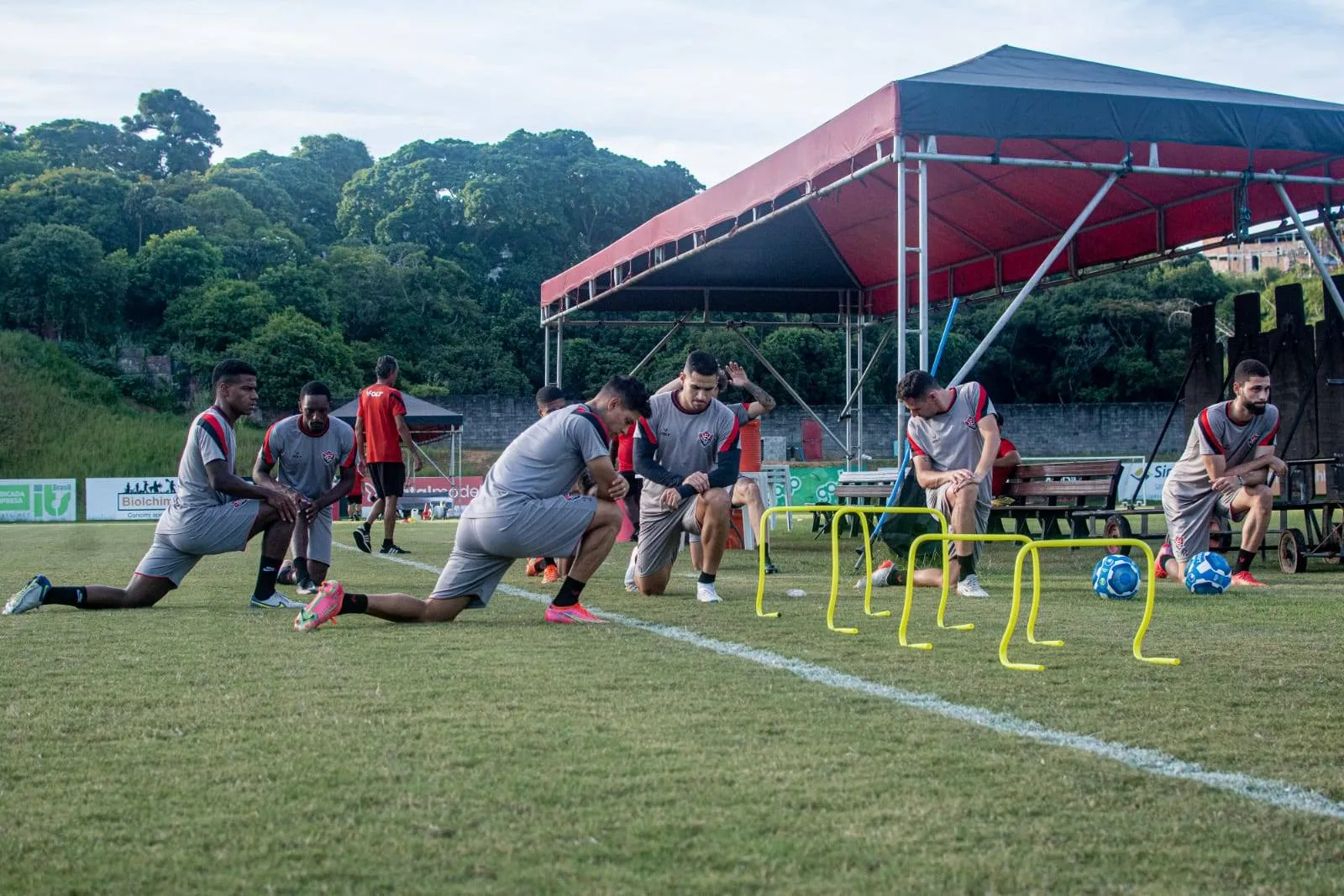 Após quase um mês sem jogar, Vitória joga em casa na estreia na Série B