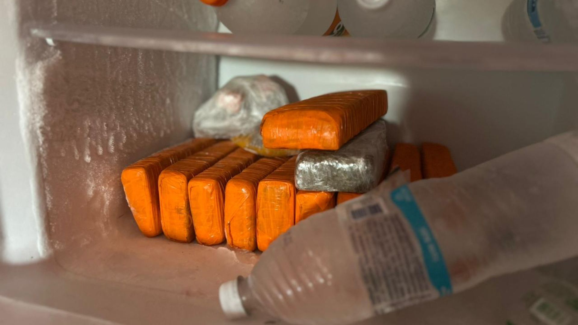 Materiais apreendidos em opera&ccedil;&atilde;o contra fac&ccedil;&atilde;o carioca em Salvador. Foto: Alberto Maraux