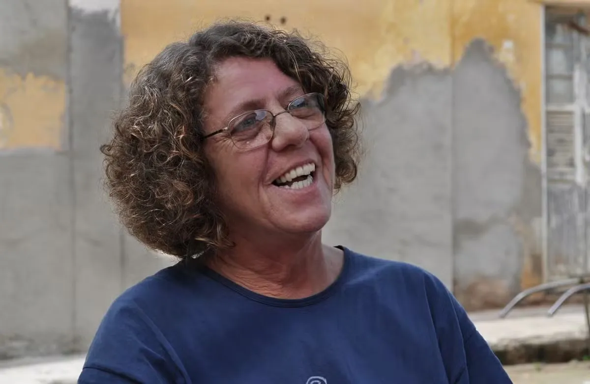 Morre, aos 74 anos, Cristina Buarque, cantora de samba e irmã de Chico