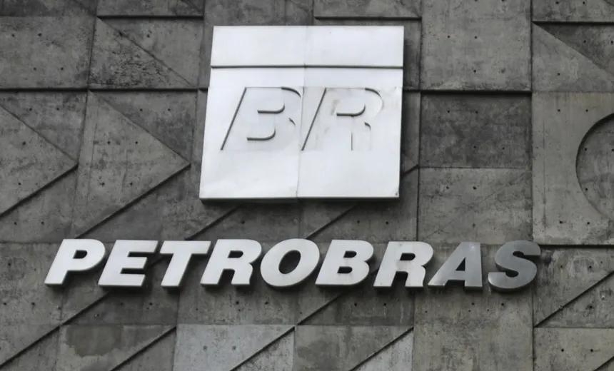 Petrobras aumenta preço da gasolina em 2,25% nas refinarias