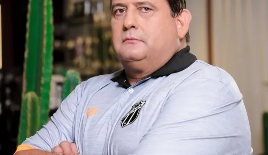 Repórter "tira onda" com aparência de Guto Ferreira, que se irrita e rebate: "você não merece as respostas"