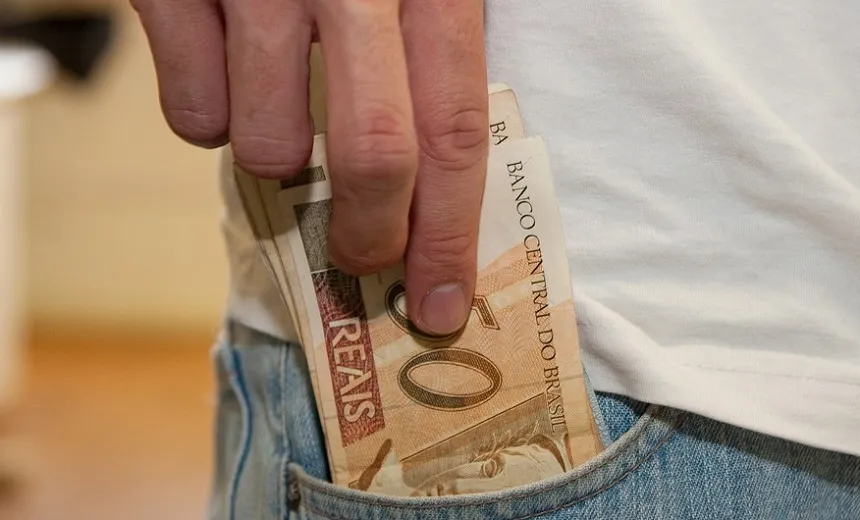 Receita paga hoje terceiro lote de restituições do Imposto de Renda