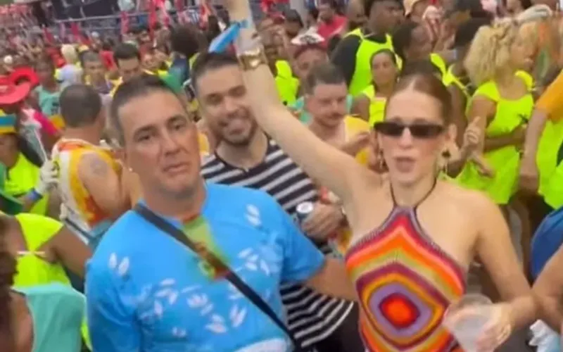 O Bloco Coruja, comandado por Ivete Sangalo, &eacute; um dos mais tradicionais do circuito Barra-Ondina e costuma reunir celebridades/Foto: Reprodu&ccedil;&atilde;o/Redes Sociais