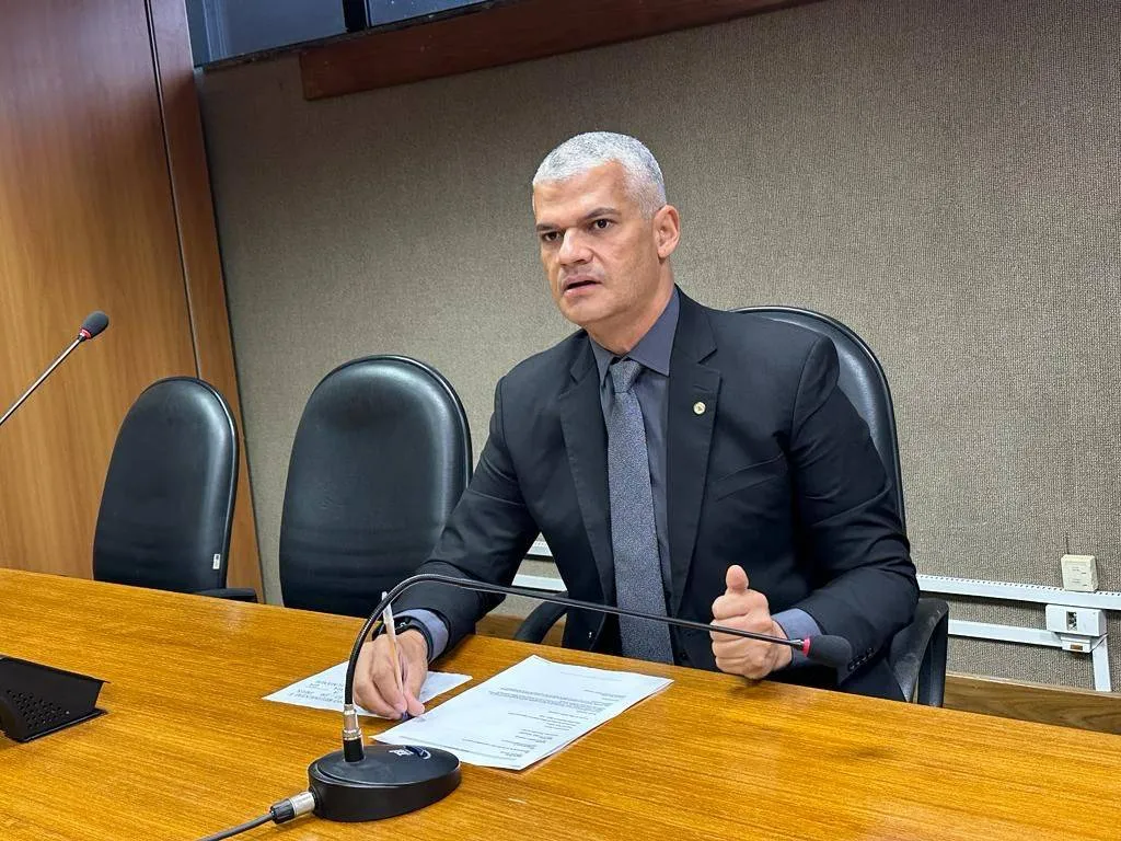 Após denúncias de agressões praticadas por PMs em Micareta de Feira, deputado pede providências ao governo