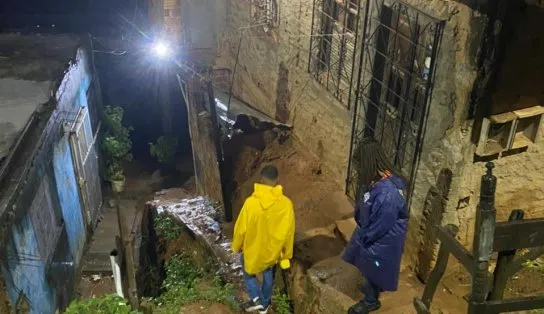 Sirene acionada, imóveis inundados e desabamento de muro são consequências da chuva em Salvador; confira