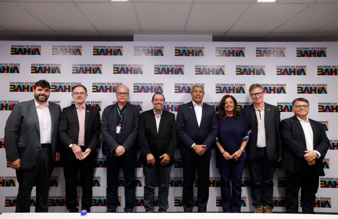 Jerônimo anuncia mudanças no comando de cinco órgãos estaduais