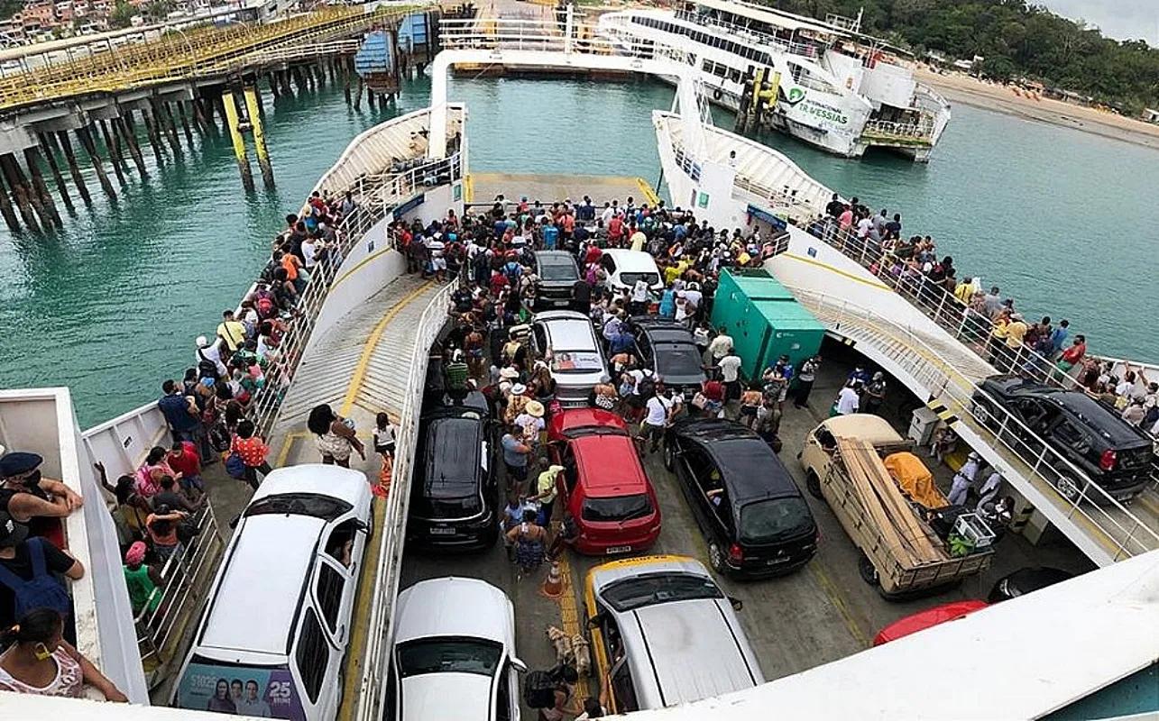 Ferry-Boat suspende travessia de veículos pesados durante feriadão de Tiradentes