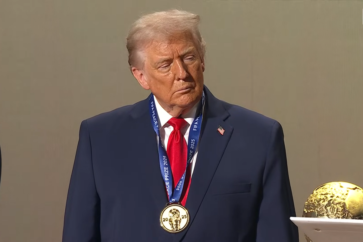 Donald Trump ganha Prêmio da Paz da Fifa durante Sorteio da Copa do Mundo. Foto: Reprodução/SBT