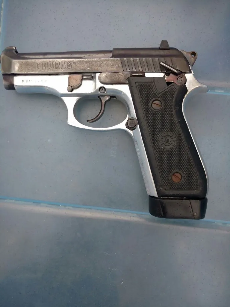 FEIRA DE SANTANA: Dupla é presa minutos após assassinar traficante em via pública