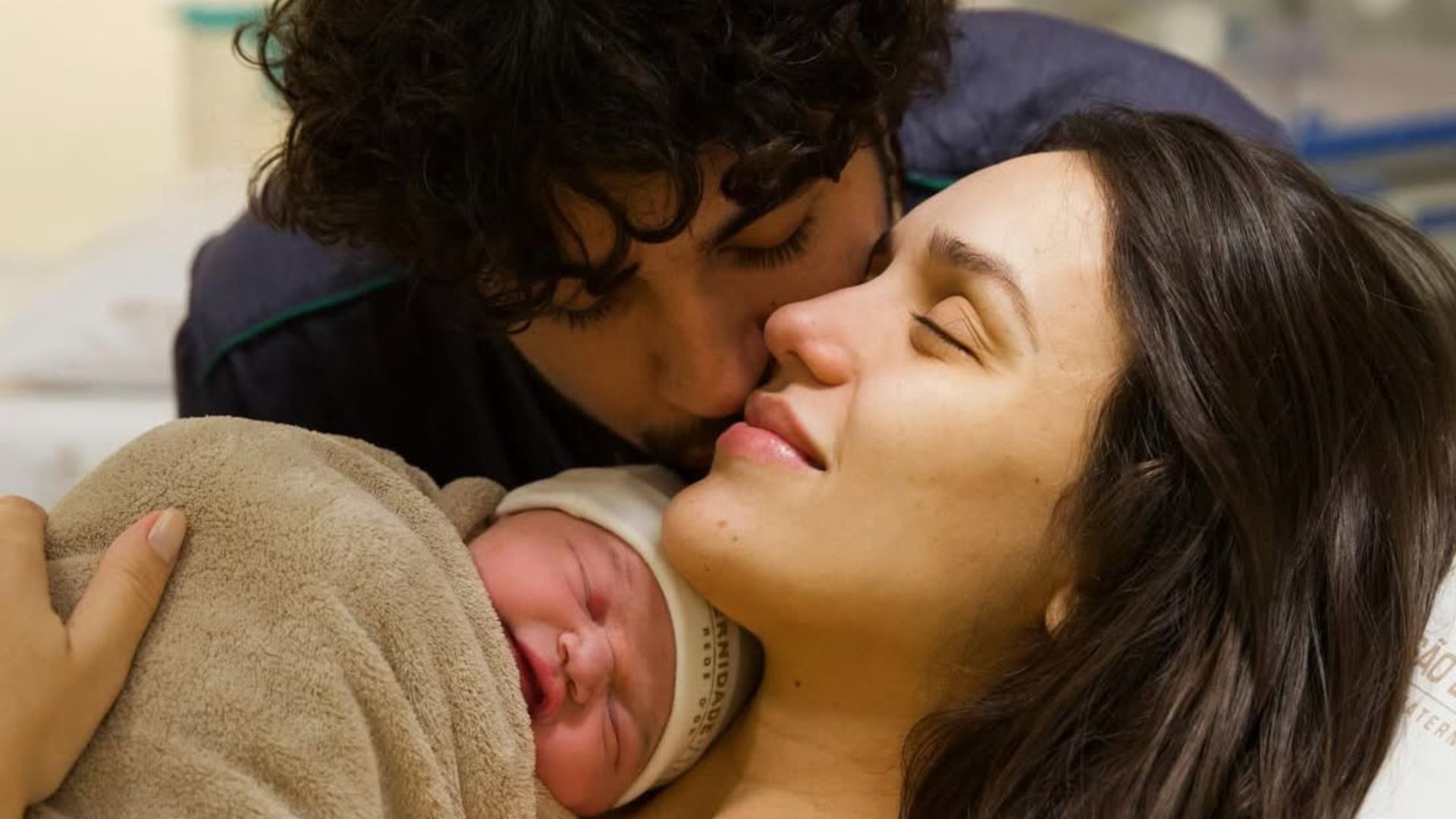 Nasce Zuza Helena, primeira filha de Nattan e Rafa Kalimann | Foto: Hanna Rocha