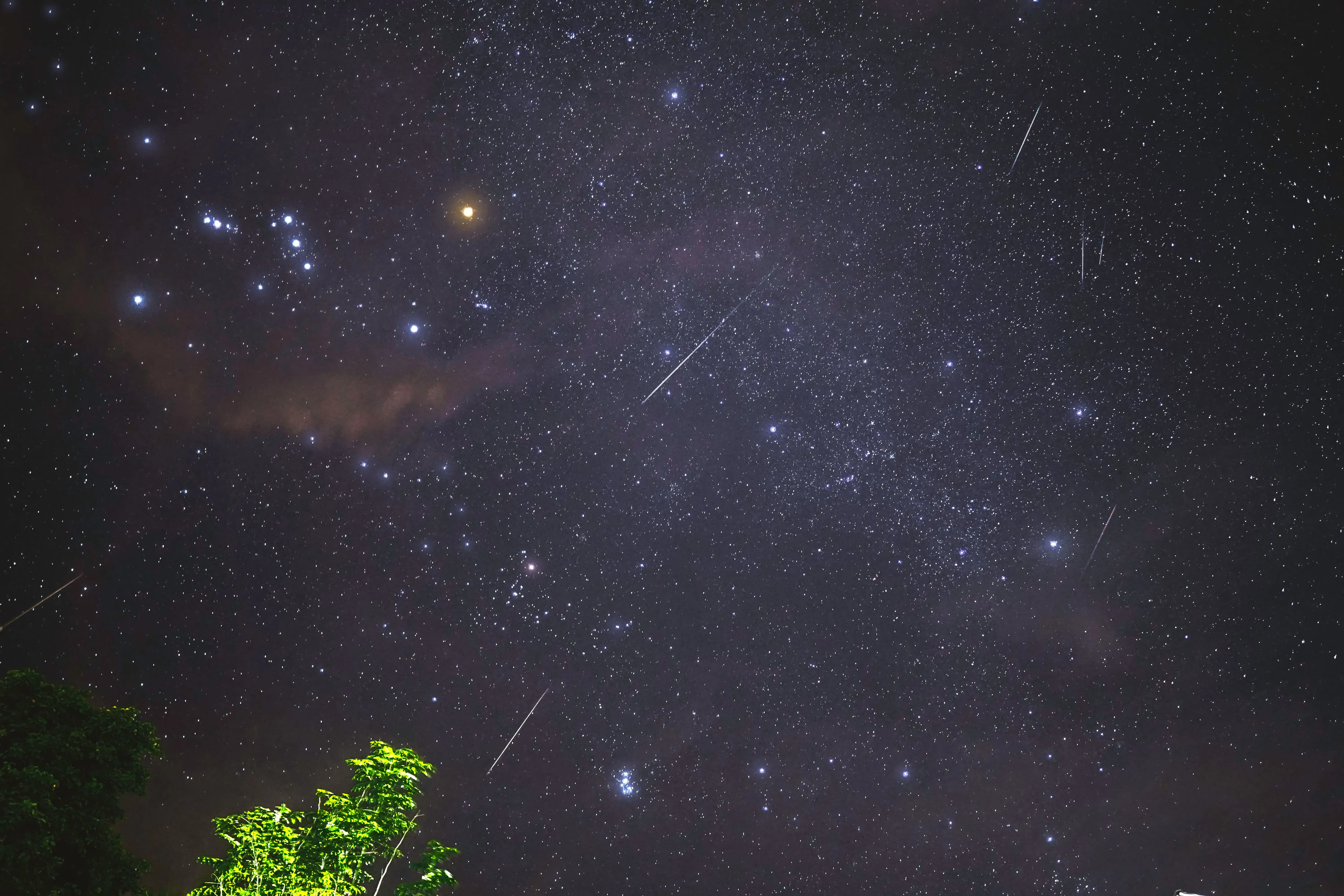 Chuva de meteoros poderá ser vista no Brasil na noite de quinta (30)