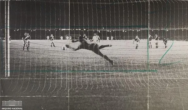 Museu do Futebol faz exposição para homenagear os 80 anos do "Rei Pelé"