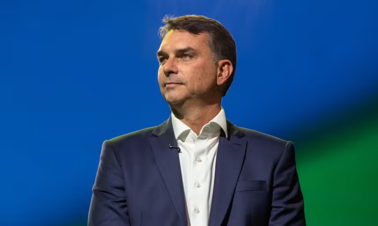Primeira hora de apura&ccedil;&atilde;o tem Fl&aacute;vio Bolsonaro na frente de Lula. Foto: Divulga&ccedil;&atilde;o
