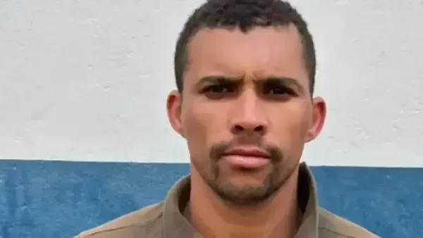 Detento que fugiu ap&oacute;s arrombar cadeados de delegacia &eacute; preso na Bahia.| 