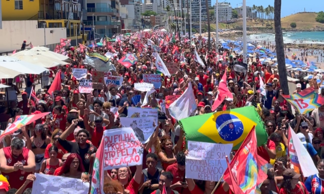 Ato pela reeleição de Lula reúne apoiadores no Farol da Barra, em Salvador. Foto: Redes sociais
