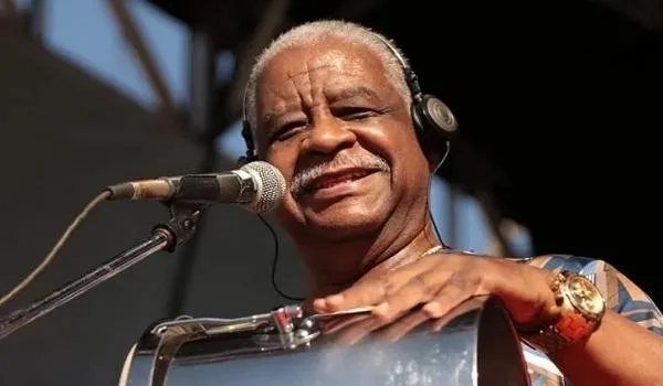 Ubirany Félix, um dos fundadores do grupo Fundo de Quintal, morre após contrair Covid-19