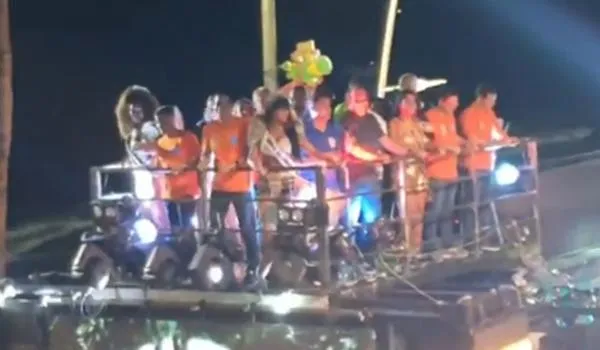 VÍDEO: ACM Neto e Bruno Reis desfilam no trio de Carlinhos Brown