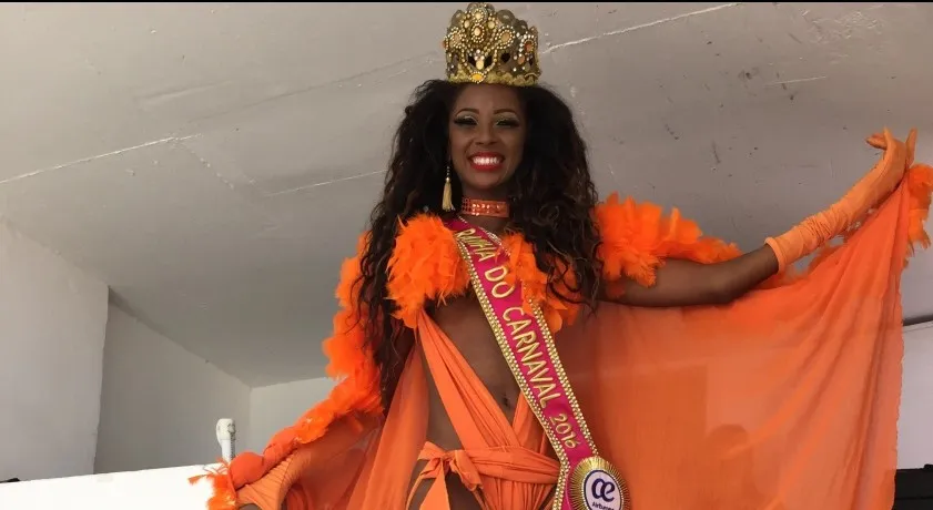 “Eu não tenho um corpão, um bundão…”, diz a humilde Rainha do Carnaval
