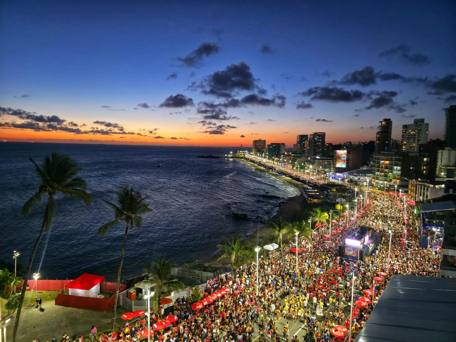 Furdunço em imagens: veja fotos do primeiro dia de pré-Carnaval em Salvador