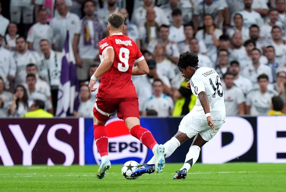 Com gol de Endrick no final, Real Madrid vence primeira na Champions League 24/25