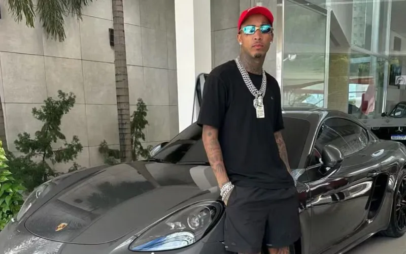 O influenciador Gato Preto tem seu conteúdo focado em exibir riqueza e estilo de vida luxuoso nas redes sociais, como Instagram, onde tem um número significativo de seguidores/Foto: Redes Sociais