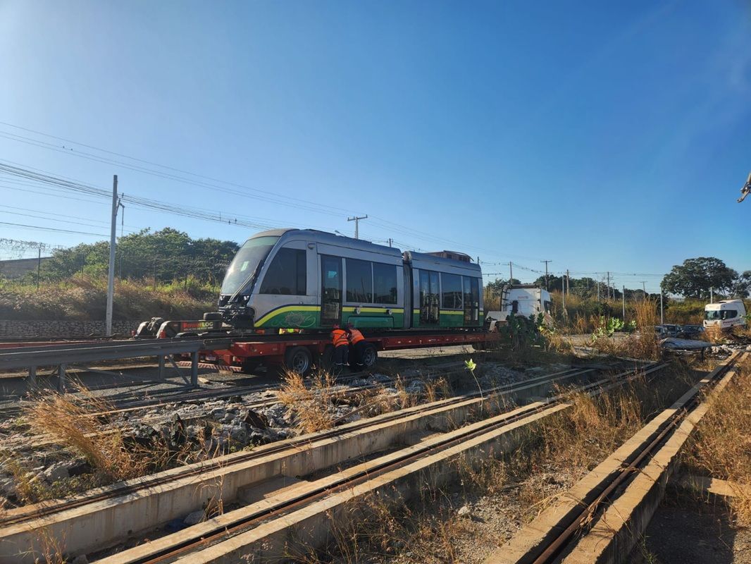 Último Trem Do Vlt De Salvador É Enviado Para Testes Em Sp