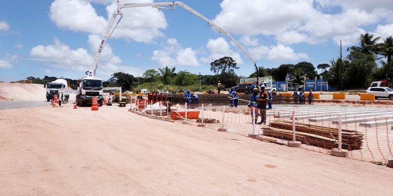 A Estrada do Derba é uma rodovia estadual, também conhecida como BA-528, que liga a Base Naval de Aratu à BR-324, na região metropolitana de Salvador/Foto: Thuane Maria/GOVBA 