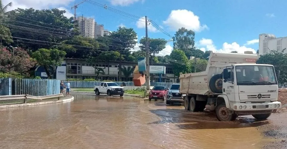 Embasa finaliza reparo em tubulação danificada por obra do BRT