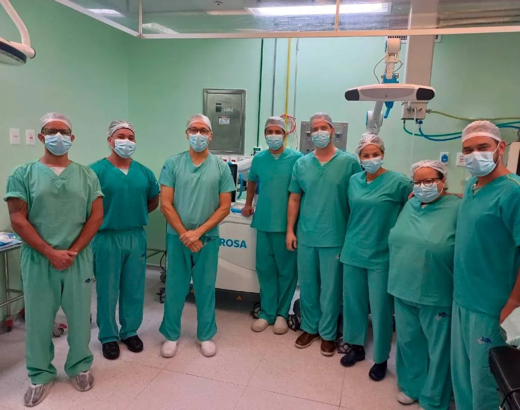Primeira cirurgia ortopédica robótica da Bahia é feita em idoso de 70 anos; paciente teve alta em 36 horas