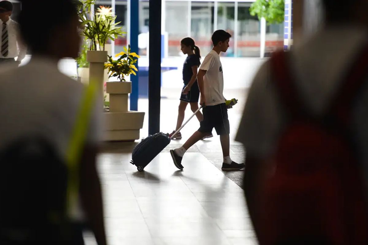 Investigação da Polícia Civil indica que câmera escondida em banheiro de escola transmitia imagens para a sala de diretoria. Foto: Marcello Casal Jr / Agência Brasil (imagem ilustrativa)