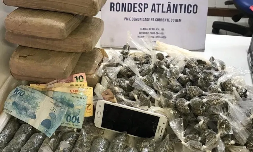 Polícia apreende sete quilos de maconha no bairro de Brotas; suspeito é preso na ação