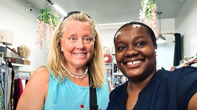 Laura Butler, Que Mora Sozinha, Diz Que Fez Muitas Amizades Em Suas Viagens De Cruzeiro, Que Ela Consegue Com Jogos De Azar