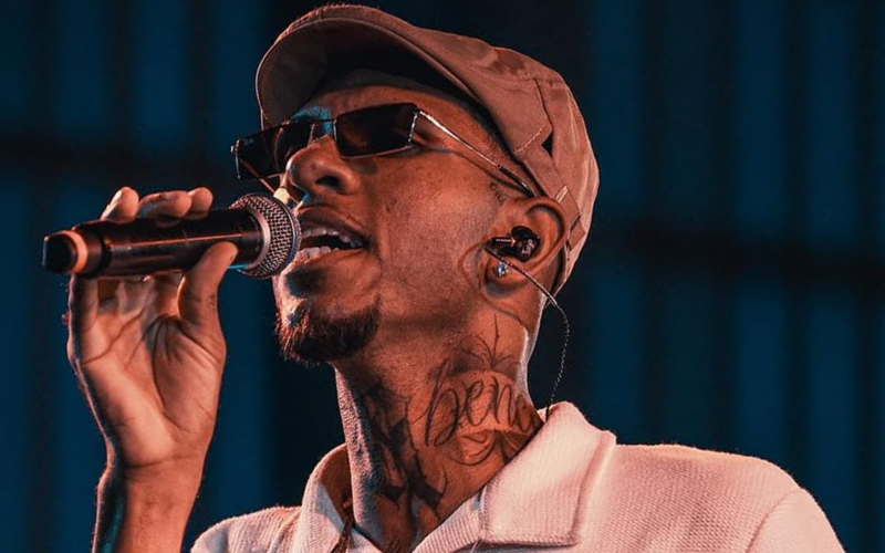 A m&uacute;sica virou presen&ccedil;a obrigat&oacute;ria em carros de som, festas de bairro e eventos populares, refor&ccedil;ando a for&ccedil;a do arrocha como express&atilde;o cultural urbana/Foto: Redes Sociais&nbsp;