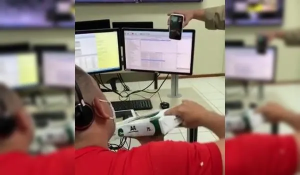 Bombeiro ajuda a salvar vida de recém-nascida por chamada de vídeo; confira