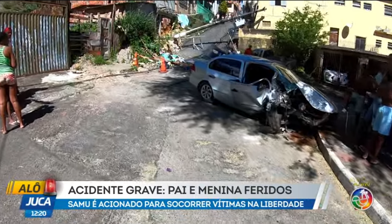 Carro Desgovernado Derruba Poste Em Ladeira &Iacute;ngreme Em Salvador. Foto: Reprodu&ccedil;&atilde;o TV Aratu