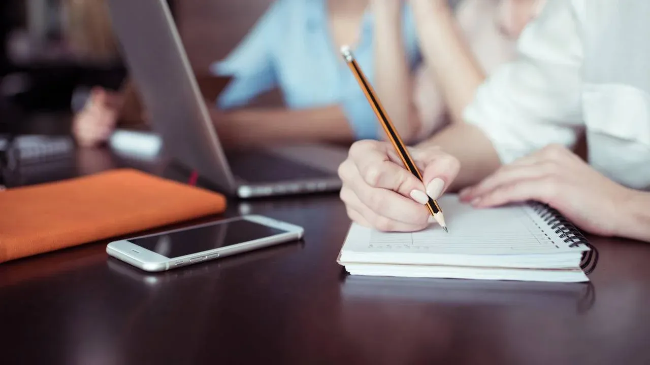 Domine a ortografia: desvendando o uso de 'G' com som de 'J'