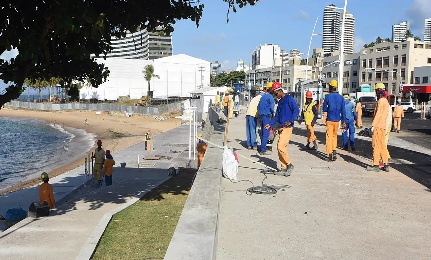 Após meses em obras, trecho na Avenida Oceânica tem tráfego liberado