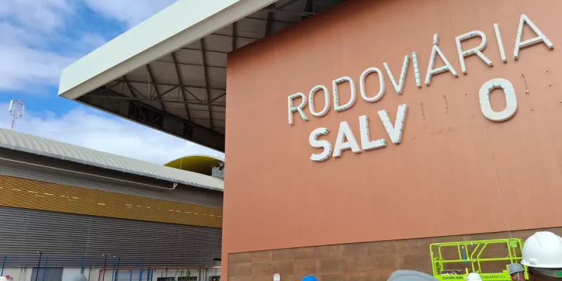 O andamento da nova rodoviária de Salvador é de fase final, com mais de 92% das obras concluídas e estava com a previsão de entrega para outubro de 2025/Foto: Yan Inácio 