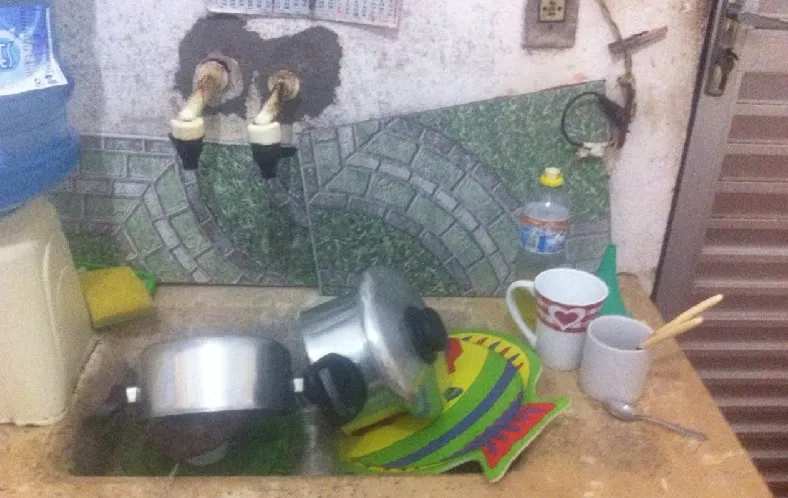 Moradores do bairro do Conjunto Pirajá estão há mais de um mês sem água