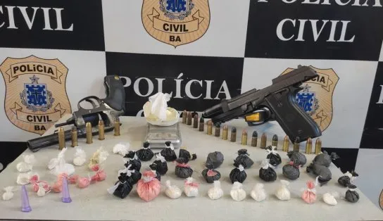 Dupla é detida com armas e pó em Santo Antônio de Jesus