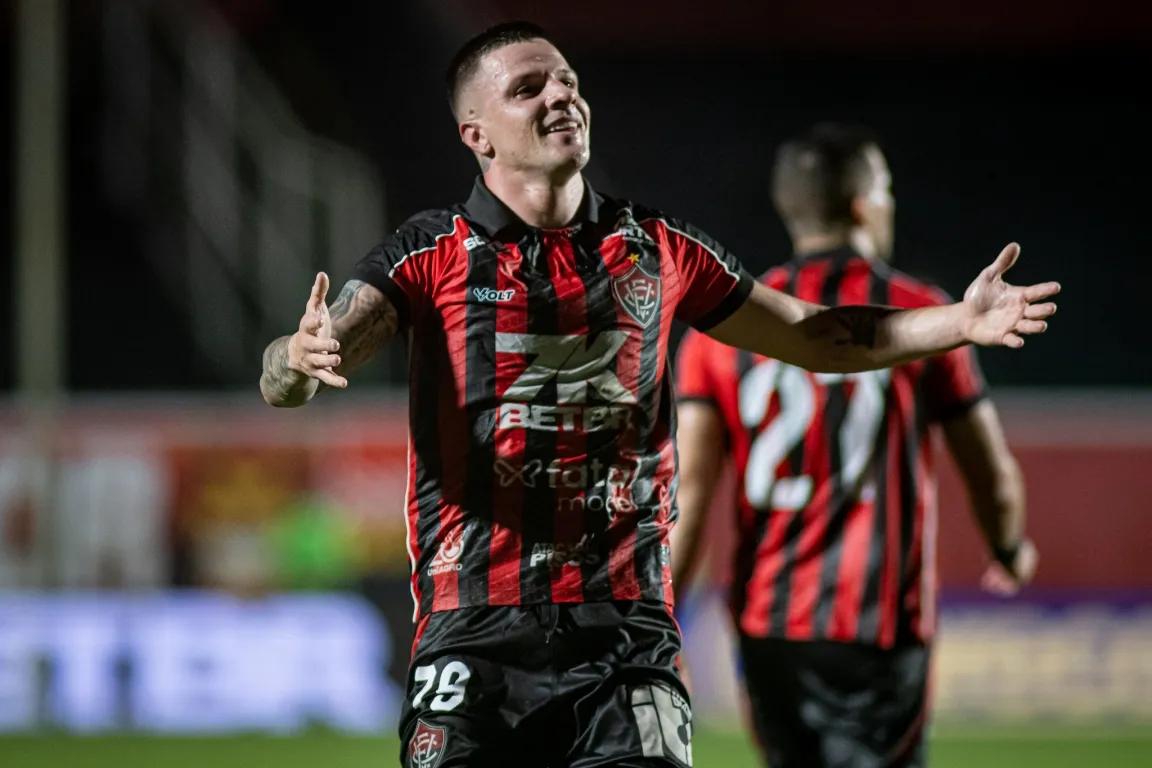 Vitória vence Bragantino por 1x0 e deixa zona de rebaixamento