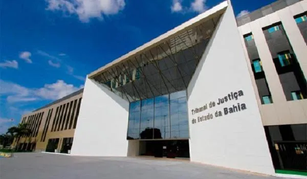 Justiça revoga prisão domiciliar de "chefa" do tráfico de drogas em Porto Seguro