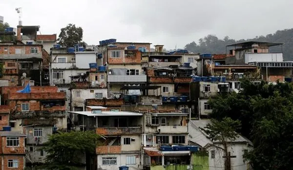 Maioria dos moradores das favelas não se previne contra o coronavírus, diz Datafavela