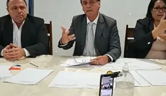 Vídeo de live de Bolsonaro é removido do Youtube por promover "informação incorreta sobre a Covid-19"