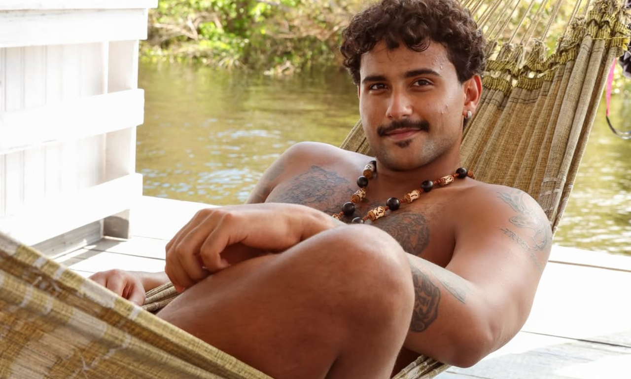 Ex-BBB baiano vive perrengue com camisinha.Foto: redes sociais | @lucaspizane